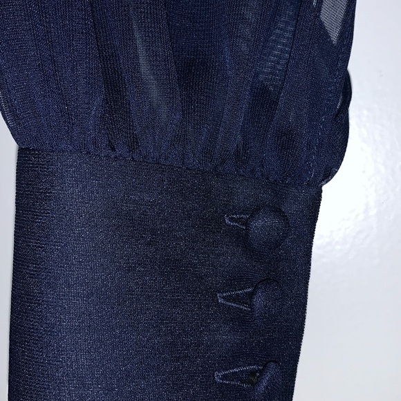 Gown - Picture 4 of 5